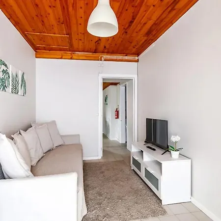 Charming House In Do Almoxarife With Sea View. Holiday home