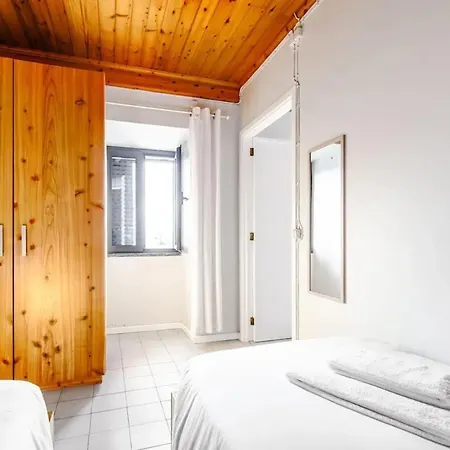 Feriehus Charming House In Do Almoxarife With Sea View. Praia do Almoxarife