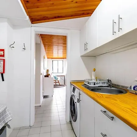Charming House In Do Almoxarife With Sea View. Holiday home Praia do Almoxarife