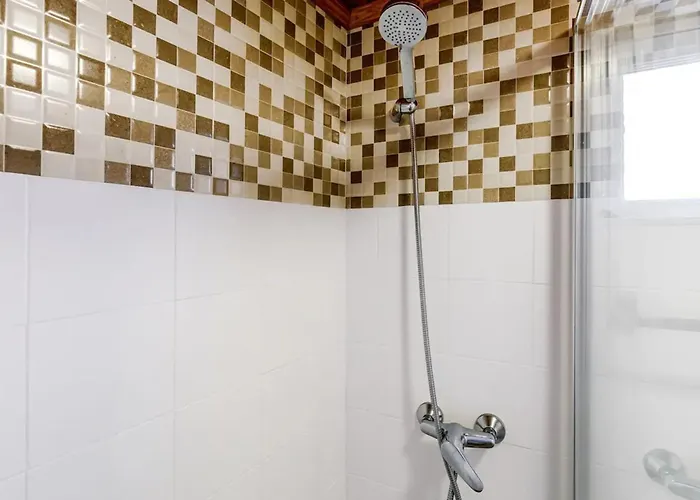 Vakantiehuis Charming House In Do Almoxarife With Sea View. Praia do Almoxarife