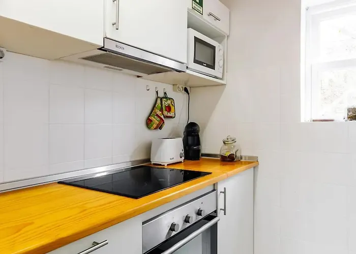 Charming House In Do Almoxarife With Sea View. *