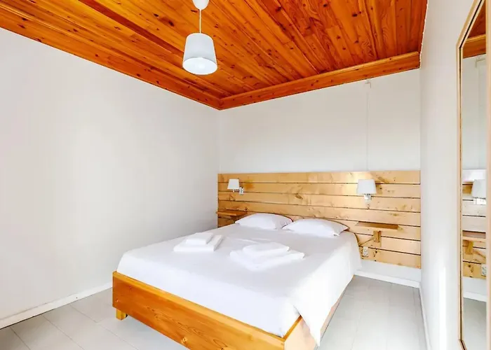 Charming House In Do Almoxarife With Sea View. Praia do Almoxarife