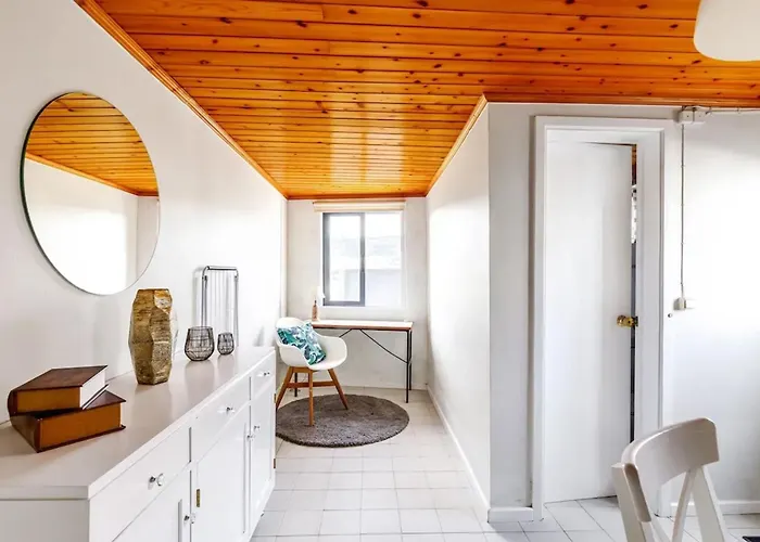 Charming House In Do Almoxarife With Sea View.