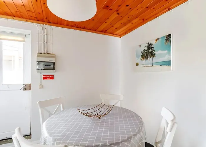 Charming House In Do Almoxarife With Sea View. Vakantiehuis Praia do Almoxarife