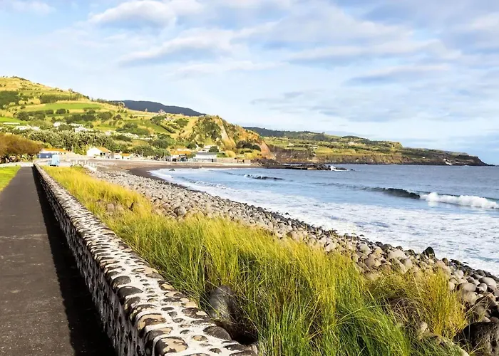 Charming House In Do Almoxarife With Sea View. *